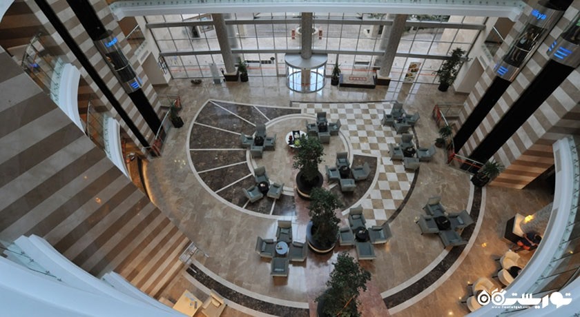 نمای کلی لابی هتل لئودیکیا های کلاس